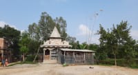 Kakadighi RadhaKrishna Mandir <a href='https://maps.app.goo.gl/g9E8MTGvZmrrimmM8' target='_blank'>View location on Google Maps</a>